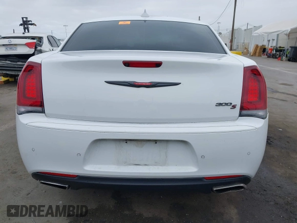 2022 Chrysler 300 S z VIN 2C3CCABG0NH190751, wystawiony jako IAAI lot #41782941 z przebiegiem Nie podano mil oraz . Historia ofert i sprzedaży dostępna na DreamBid. Obrazek 16.