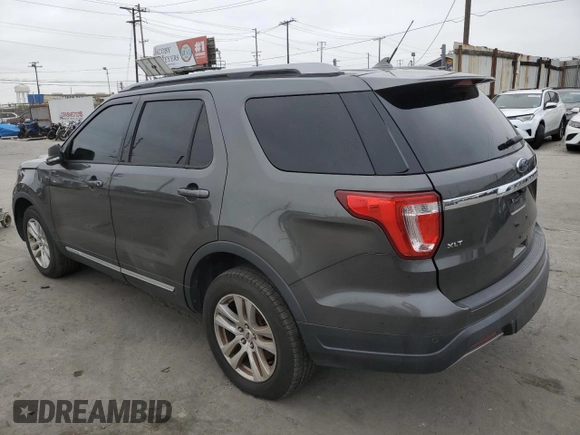 2019 Ford Explorer XLT z VIN 1FM5K8D84KGA87650, wystawiony jako Copart lot #64618715 z przebiegiem 49 213 mil mil oraz Czysty tytuł • Clean title. Historia ofert i sprzedaży dostępna na DreamBid. Obrazek 2.