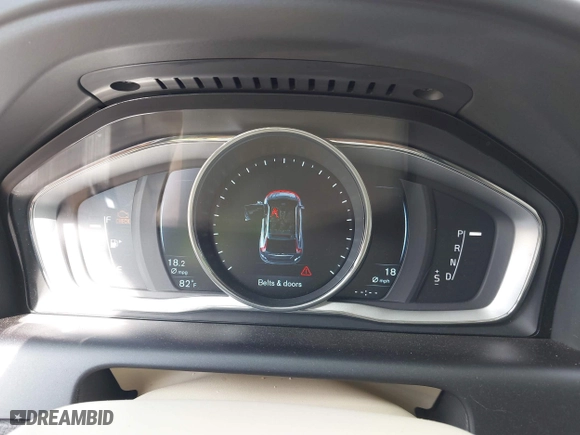 2016 Volvo XC60 T5 Platinum with VIN YV4612RMXG2844146, listed as a IAAI auction lot 42109135 with 98,400 mi miles. Bid and sale history available at carsss.com. Image 7.