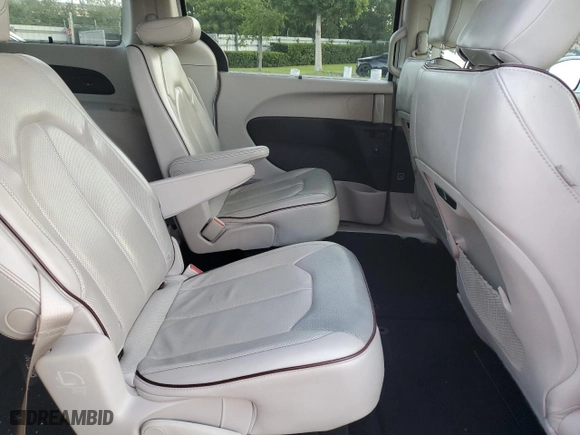 2020 Chrysler Pacifica Limited with VIN 2C4RC1GG9LR289428, listed as a Copart auction lot 77699394 with 83,801 mi miles and Non Repairable. Bid and sale history available at carsss.com. Image 11.