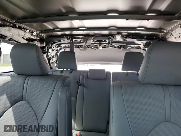2023 Toyota Highlander L z VIN 5TDKDRAH3PS018604, wystawiony jako Copart lot #54381385 z przebiegiem 27 549 mil mil oraz Szkoda całkowita • Salvage title. Historia ofert i sprzedaży dostępna na DreamBid. Obrazek 10.