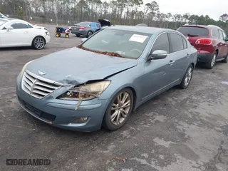 2011 Hyundai Genesis with VIN KMHGC4DF4BU120127, listed as a IAAI auction lot 41625876 with 189,421 mi miles. Bid and sale history available at carsss.com. Image 2.