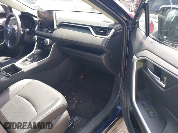 2024 Toyota RAV4 XLE Premium with VIN 2T3A1RFV4RW411614, listed as a IAAI auction lot 42295365 with 35,404 mi miles and . Bid and sale history available at DreamBid. Image 5.