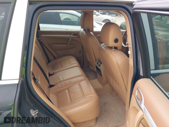 2005 Porsche Cayenne S z VIN WP1AB29PX5LA65808, wystawiony jako IAAI lot #42397267 z przebiegiem 238 084 mil mil oraz . Historia ofert i sprzedaży dostępna na DreamBid. Obrazek 8.