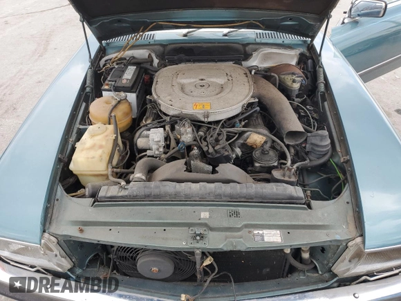 1985 Mercedes-Benz 380 z VIN WDB1070451A014424, wystawiony jako Copart lot #72587724 z przebiegiem 105 926 mil mil oraz Tytuł czysty. Historia ofert i sprzedaży dostępna na DreamBid. Obrazek 11.