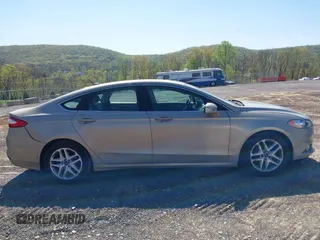 2016 Ford Fusion SE with VIN 3FA6P0HD8GR117421, listed as a IAAI auction lot 42146157 with 136,947 mi miles. Bid and sale history available at carsss.com. Image 13.