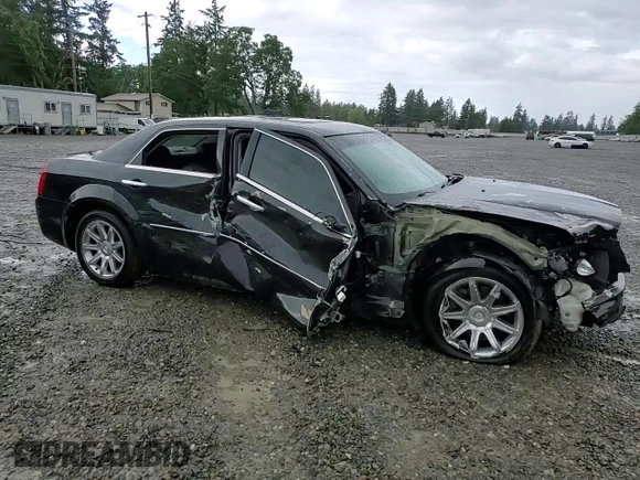 2005 Chrysler 300 C z VIN 2C3JA63H75H570025, wystawiony jako Copart lot #57563115 z przebiegiem 82 181 mil mil oraz Szkoda całkowita • Salvage title. Historia ofert i sprzedaży dostępna na DreamBid. Obrazek 14.