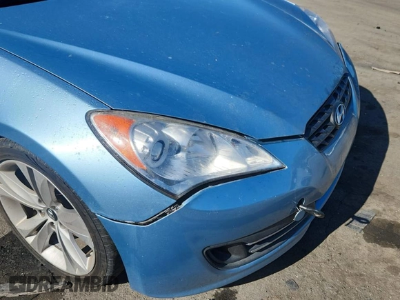 2010 Hyundai Genesis Coupe z VIN KMHHT6KD8AU031970, wystawiony jako Copart lot #46570575 z przebiegiem 102 783 mil mil oraz Czysty tytuł • Clean title. Historia ofert i sprzedaży dostępna na DreamBid. Obrazek 5.