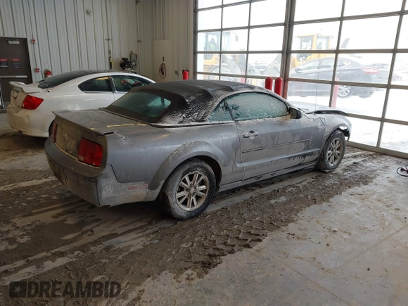 2007 Ford Mustang Deluxe with VIN 1ZVFT84N075276744, listed as a IAAI auction lot 41559826 with 145,129 mi miles and . Bid and sale history available at carsss.com. Image 4.