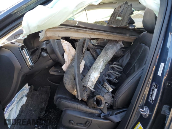 2022 Volvo XC40 Inscription with VIN YV4AC2HL9N2736059, listed as a Copart auction lot 83705934 with 0 mi miles and Salvage Title. Bid and sale history available at carsss.com. Image 7.