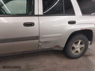 2006 Chevrolet TrailBlazer LS with VIN 1GNDT13S662135807, listed as a IAAI auction lot 41992238 with 1 mi miles. Bid and sale history available at carsss.com. Image 6.