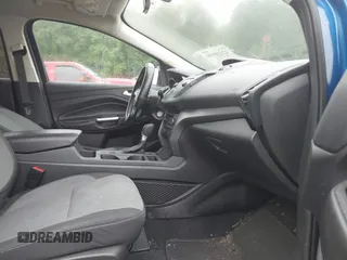 2017 Ford Escape SE z VIN 1FMCU0GD0HUD03757, wystawiony jako IAAI lot #42410990 z przebiegiem 188 884 mil mil oraz . Historia ofert i sprzedaży dostępna na DreamBid. Obrazek 5.