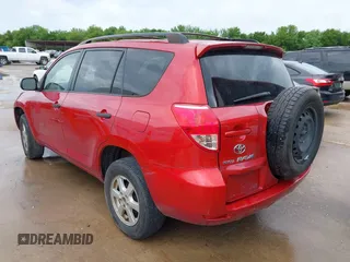2006 Toyota RAV4 with VIN JTMZD33V966011749, listed as a IAAI auction lot 42005018 with 117,071 mi miles. Bid and sale history available at carsss.com. Image 3.