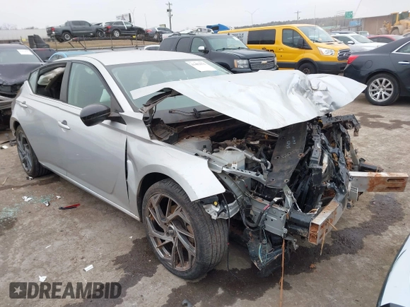 2019 Nissan Altima SR with VIN 1N4BL4CV9KC146676, listed as a IAAI auction lot 41483676 with 99,494 mi miles and . Bid and sale history available at carsss.com. Image 1.