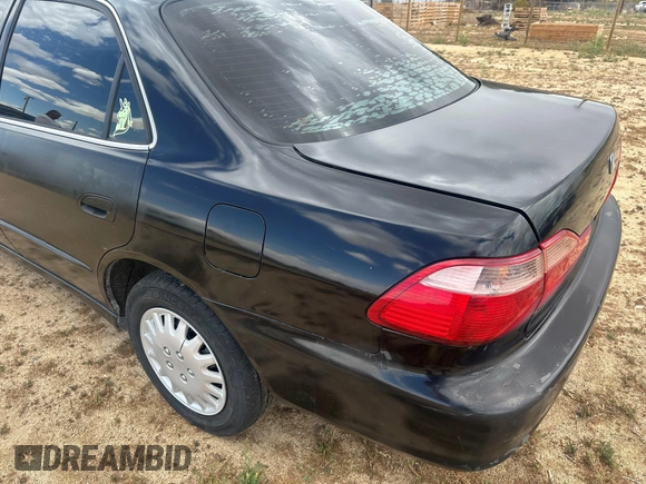 1998 Honda Accord LX с VIN 1HGCG5641WA250965, выставлен на аукционе IAAI как лот 42197053 с пробегом 294 770 миль миль и . История ставок и продаж доступна на DreamBid. Изображение 3.