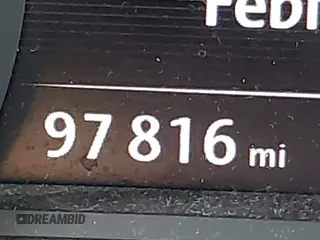 2017 Volkswagen Touareg Wolfsburg Edition z VIN WVGRF7BP6HD006748, wystawiony jako IAAI lot #41483215 z przebiegiem 97 816 mil mil oraz . Historia ofert i sprzedaży dostępna na DreamBid. Obrazek 15.