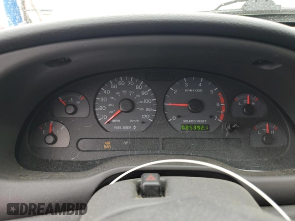 2002 Ford Mustang Deluxe с VIN 1FAFP44422F128062, выставлен на аукционе Copart как лот 57081075 с пробегом 85 392 миль миль и Чистый • Clean title. История ставок и продаж доступна на DreamBid. Изображение 9.