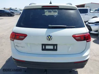 2021 Volkswagen Tiguan S with VIN 3VV1B7AX1MM010320, listed as a IAAI auction lot 41851472 with 45,526 mi miles. Bid and sale history available at carsss.com. Image 17.