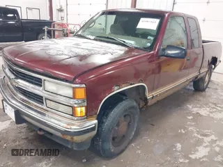 1997 Chevrolet Silverado 1500 with VIN 2GCEK19R4V1200110, listed as a IAAI auction lot 41984163 with 178,885 mi miles and . Bid and sale history available at DreamBid. Image 2.