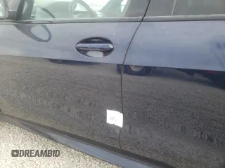 2021 BMW X5 M z VIN 5YMJU0C02M9E48899, wystawiony jako Copart lot #62313822 z przebiegiem 18 708 mil mil oraz . Historia ofert i sprzedaży dostępna na DreamBid. Obrazek 9.