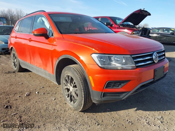 2019 Volkswagen Tiguan SE with VIN 3VV2B7AX5KM109109, listed as a IAAI auction lot 41768355 with 128,942 mi miles. Bid and sale history available at carsss.com. Image 1.
