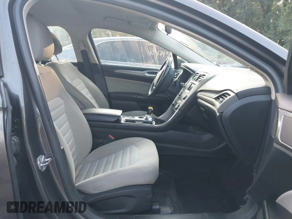 2017 Ford Fusion S with VIN 3FA6P0G76HR121500, listed as a IAAI auction lot 40308024 with 130,325 mi miles. Bid and sale history available at carsss.com. Image 5.