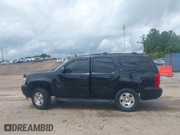 2014 Chevrolet Tahoe LT z VIN 1GNSKBE02ER133795, wystawiony jako IAAI lot #42335322 z przebiegiem 217 292 mil mil oraz . Historia ofert i sprzedaży dostępna na DreamBid. Obrazek 14.