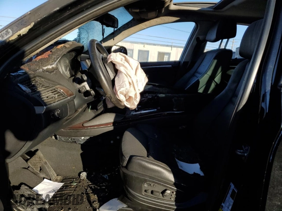 2011 BMW X6 50i with VIN 5UXFG8C52BLZ96767, listed as a Copart auction lot 84102604 with 0 mi miles and Non Repairable. Bid and sale history available at carsss.com. Image 7.