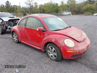 2006 Volkswagen New Beetle Coupe with VIN 3VWRW31C86M403789, listed as a IAAI auction lot 41920524 with 1 mi miles. Bid and sale history available at carsss.com. Image 1.