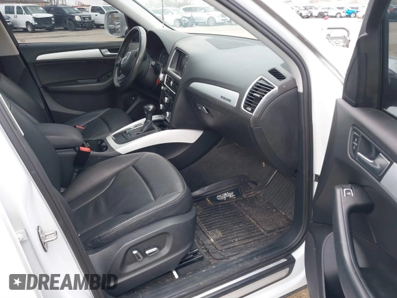 2016 Audi Q5 Premium Plus with VIN WA1L2AFPXGA136183, listed as a IAAI auction lot 41898224 with 117,640 mi miles. Bid and sale history available at carsss.com. Image 5.