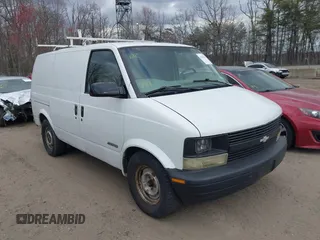 1999 Chevrolet Astro Cargo Van with VIN 1GCDM19W2XB168918, listed as a IAAI auction lot 41832476 with 262,495 mi miles. Bid and sale history available at carsss.com. Image 1.