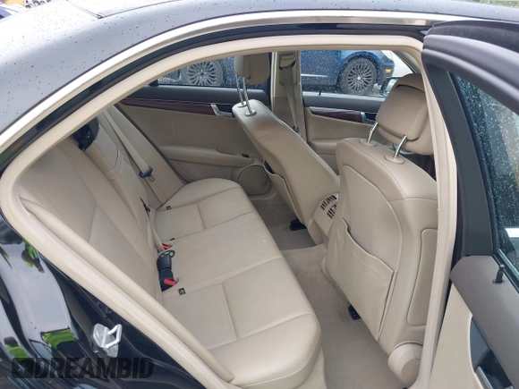 2011 Mercedes-Benz C 300 Sport с VIN WDDGF5EB7BR170896, выставлен на аукционе IAAI как лот 42624546 с пробегом 97 649 миль миль и . История ставок и продаж доступна на DreamBid. Изображение 8.