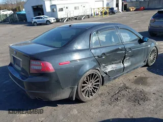 2005 Acura TL with VIN 19UUA66215A063184, listed as a IAAI auction lot 41709951 with 214,200 mi miles. Bid and sale history available at carsss.com. Image 4.