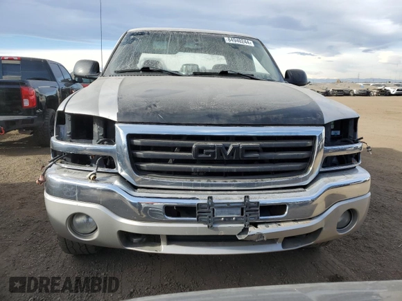 2005 GMC Sierra 1500HD SLT z VIN 1GTGK13U45F891332, wystawiony jako Copart lot #84940244 z przebiegiem 210 469 mil mil oraz Szkody całkowita. Historia ofert i sprzedaży dostępna na DreamBid. Obrazek 5.