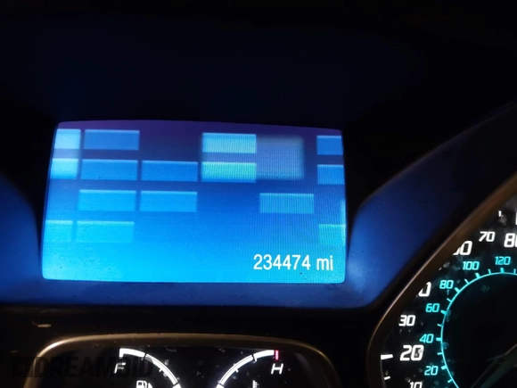 2012 Ford Focus SE z VIN 1FAHP3F21CL463704, wystawiony jako IAAI lot #42246436 z przebiegiem 234 474 mil mil oraz . Historia ofert i sprzedaży dostępna na DreamBid. Obrazek 7.