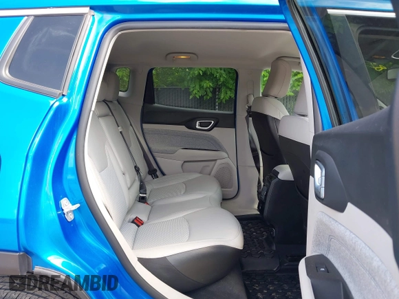 2022 Jeep Compass Latitude z VIN 3C4NJDBB6NT175193, wystawiony jako IAAI lot #42503821 z przebiegiem 58 934 mil mil oraz . Historia ofert i sprzedaży dostępna na DreamBid. Obrazek 8.