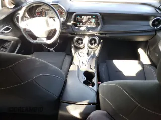 2017 Chevrolet Camaro 1LT z VIN 1G1FB1RS3H0102895, wystawiony jako Copart lot #57480575 z przebiegiem 82 766 mil mil oraz Szkoda całkowita • Salvage title. Historia ofert i sprzedaży dostępna na DreamBid. Obrazek 8.