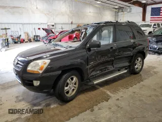 2006 Kia Sportage LX z VIN KNDJE723567251425, wystawiony jako Copart lot #59339225 z przebiegiem 156 958 mil mil oraz Nie do naprawy • Non repairable. Historia ofert i sprzedaży dostępna na DreamBid. Obrazek 1.