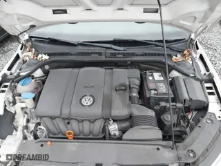 2011 Volkswagen Jetta Sedan SE w/Convenience with VIN 3VWDX7AJ7BM304288, listed as a IAAI auction lot 41702884 with 144,839 mi miles. Bid and sale history available at carsss.com. Image 10.