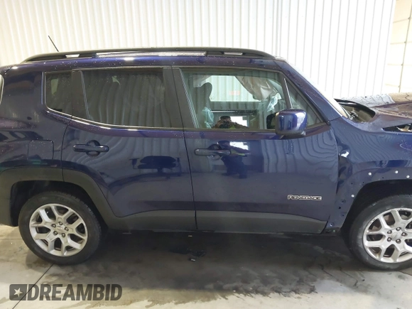 2017 Jeep Renegade Latitude with VIN ZACCJABB6HPE79271, listed as a IAAI auction lot 40998196 with 117,118 mi miles. Bid and sale history available at carsss.com. Image 14.