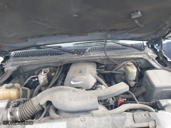 2002 Chevrolet Avalanche with VIN 3GNEK13T62G127112, listed as a IAAI auction lot 41817568 with 180,672 mi miles. Bid and sale history available at carsss.com. Image 10.