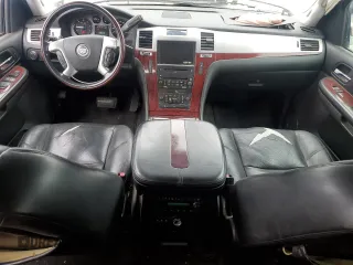 2007 Cadillac Escalade z VIN 1GYEC63887R282843, wystawiony jako Copart lot #53386595 z przebiegiem 170 034 mil mil oraz Szkoda całkowita • Salvage title. Historia ofert i sprzedaży dostępna na DreamBid. Obrazek 8.
