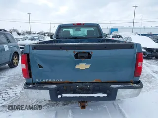 2008 Chevrolet Silverado 1500 Work Truck with VIN 1GCEK14C38Z280529, listed as a IAAI auction lot 41542019 with 188,094 mi miles. Bid and sale history available at carsss.com. Image 16.