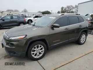 2015 Jeep Cherokee Latitude with VIN 1C4PJLCBXFW683440, listed as a Copart auction lot 85817244 with 206,811 mi miles and Clean Title. Bid and sale history available at carsss.com. Image 1.