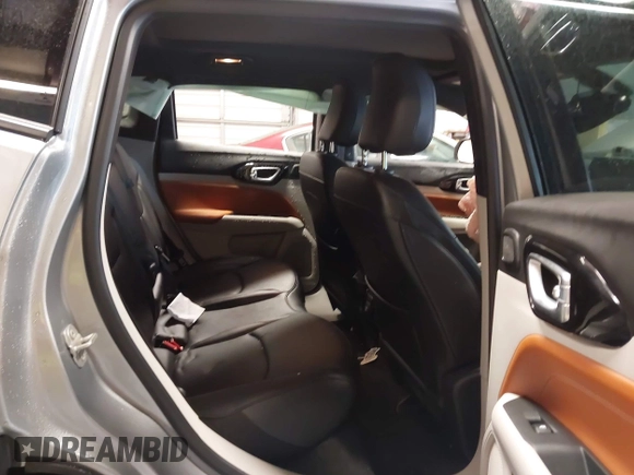 2024 Jeep Compass Limited z VIN 3C4NJDCN3RT578093, wystawiony jako IAAI lot #41567303 z przebiegiem 2 255 mil mil oraz . Historia ofert i sprzedaży dostępna na DreamBid. Obrazek 8.