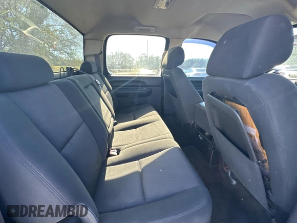 2013 Chevrolet Silverado 1500 LT with VIN 3GCPCSEA9DG215414, listed as a Copart auction lot 83071594 with 230,791 mi miles and Clean Title. Bid and sale history available at DreamBid. Image 6.