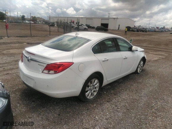 2013 Buick Regal Premium 1 with VIN 2G4GS5ER7D9231613, listed as a IAAI auction lot 39957833 with NaN miles. Bid and sale history available at carsss.com. Image 4.