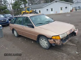 1994 Ford Escort z VIN 1FARP15J1RW106709, wystawiony jako IAAI lot #41768295 z przebiegiem 97 264 mil mil oraz . Historia ofert i sprzedaży dostępna na DreamBid. Obrazek 1.