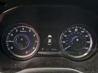 2014 Hyundai Azera Limited with VIN KMHFH4JGXEA424725, listed as a Copart auction lot 71467274 with 39,689 mi miles and Salvage Title. Bid and sale history available at carsss.com. Image 9.