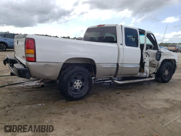 1999 GMC New Sierra 1500 SLE with VIN 2GTEC19T7X1523238, listed as a Copart auction lot 52725825 with 259,925 mi miles and Salvage Title. Bid and sale history available at carsss.com. Image 3.